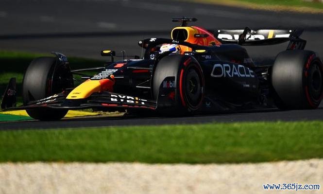 F1澳大利亚站维斯塔潘杆位 塞恩斯前排 周冠宇19
