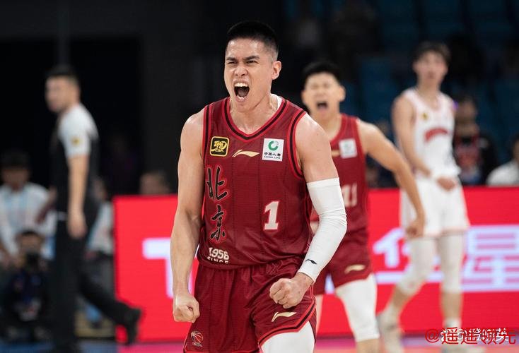 五大主力缺阵，北京男篮残阵仅险胜浙江，陈盈骏贡献18分吴前表现低迷